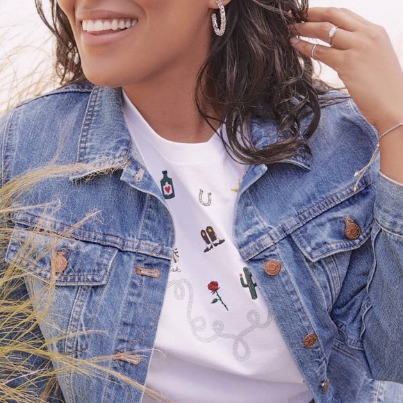 Kendra Scott Golden Earrings Maggie! - Picture 5 of 7